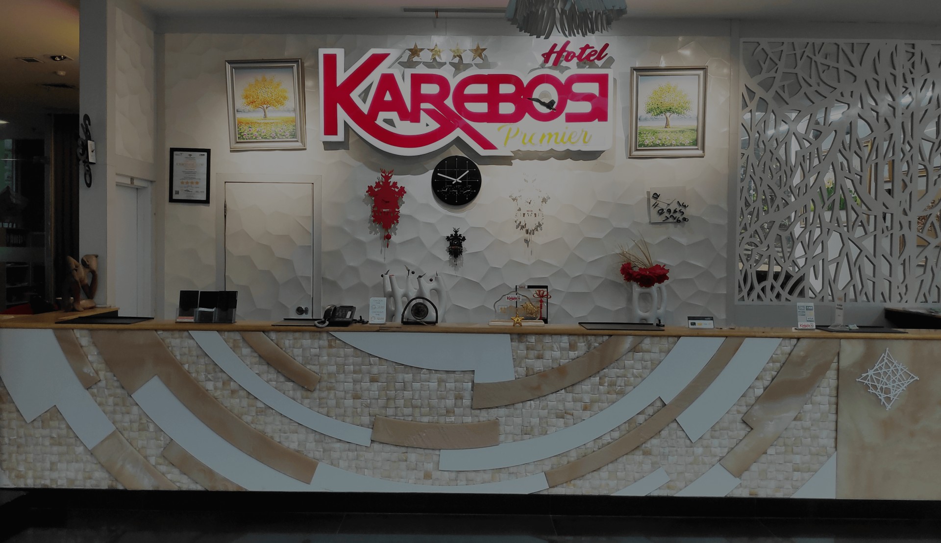 lobby karebosi premier hotel