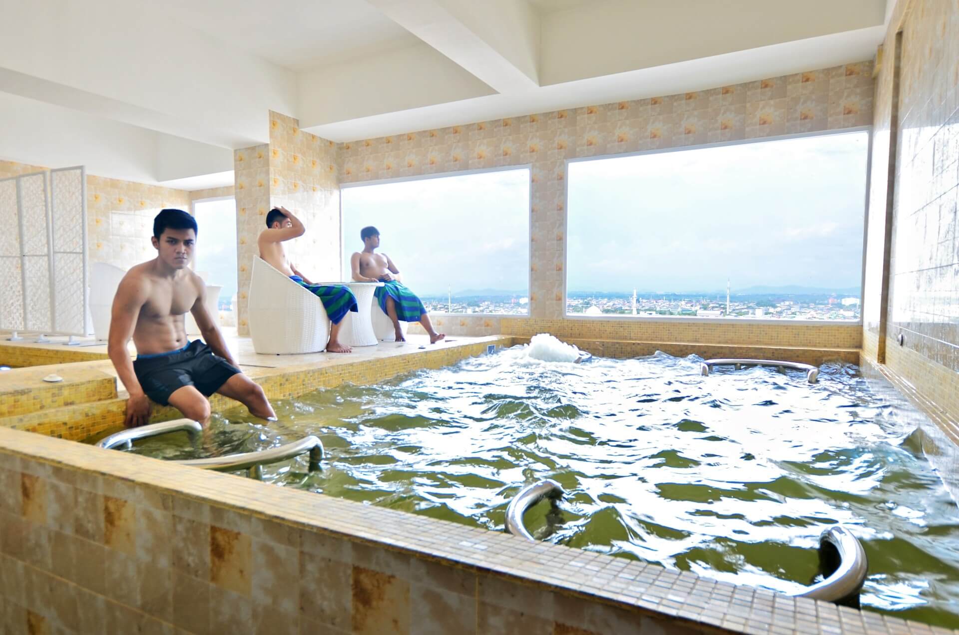 relax spa & lounge karebosi premier hotel